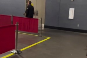 2米11中锋！斯泰恩巴赫场均贡献18+12+1.2帽集锦