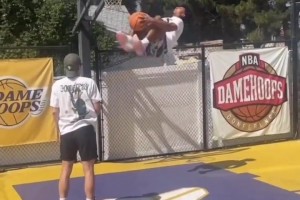 NCAA甜蜜16强，爱荷华大学 77-71战胜内布拉斯加