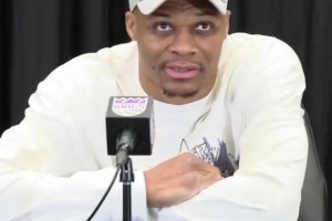 外媒：建议郇斯楠在普渡红衫休战一年，他是长线培养的球员！